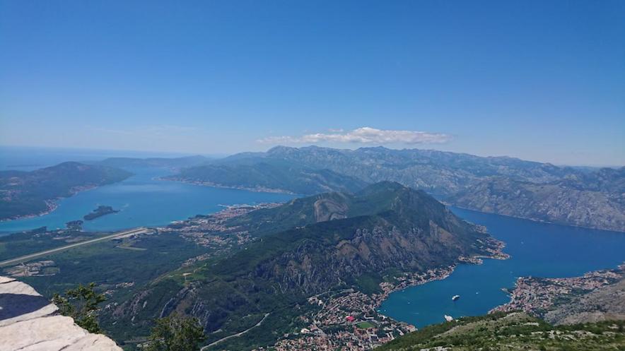 вид с Ловчена на Котор и Тиват
