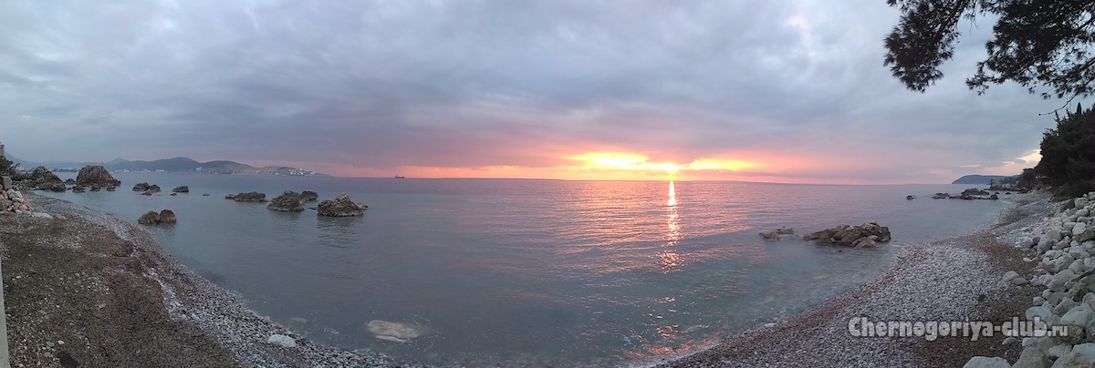 Панорама пляжа Чрвена Плажа между Баром и Сутоморе