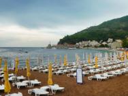  Petrovac (, )